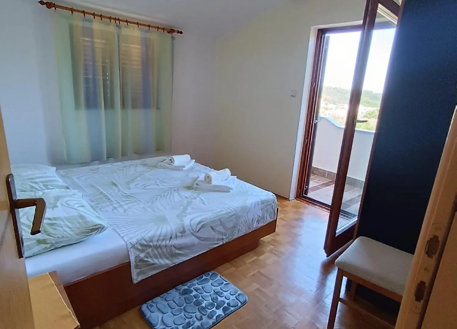 Apartments With A Parking Space Mundanije, Rab - 21543 Croatia