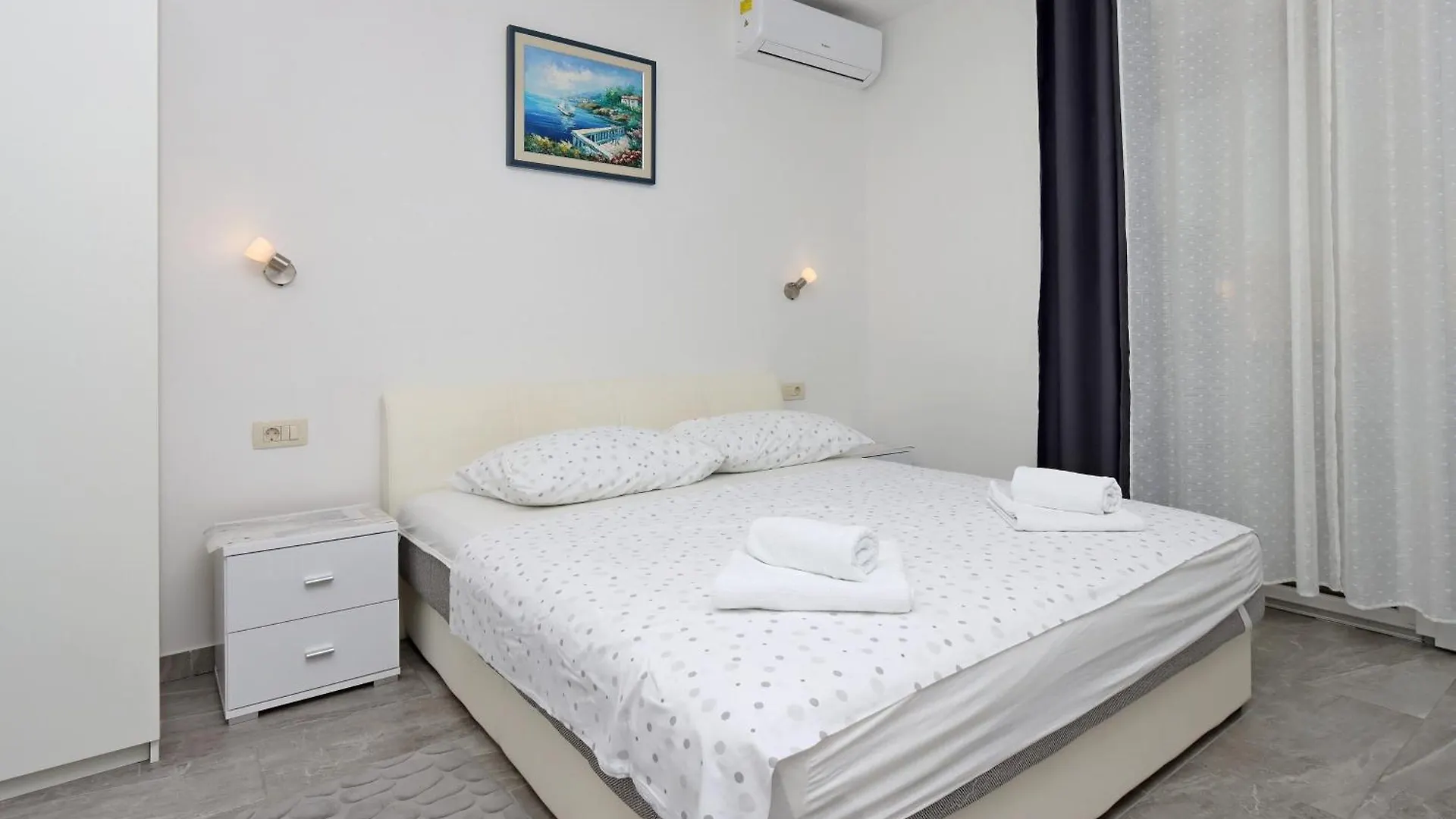 Apartments With A Parking Space Mundanije, Rab - 21543 Croatia